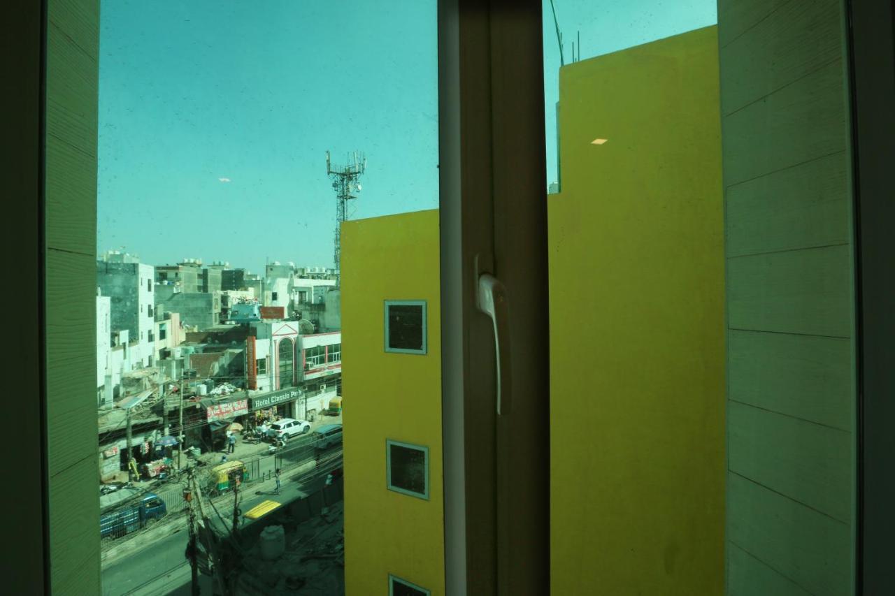 Hotel Sky Wood At Airport New Delhi Exterior photo