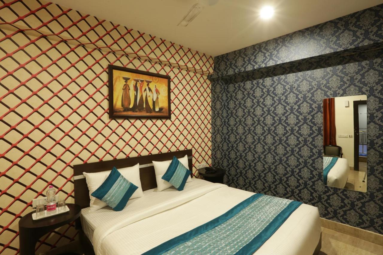 Hotel Sky Wood At Airport New Delhi Exterior photo